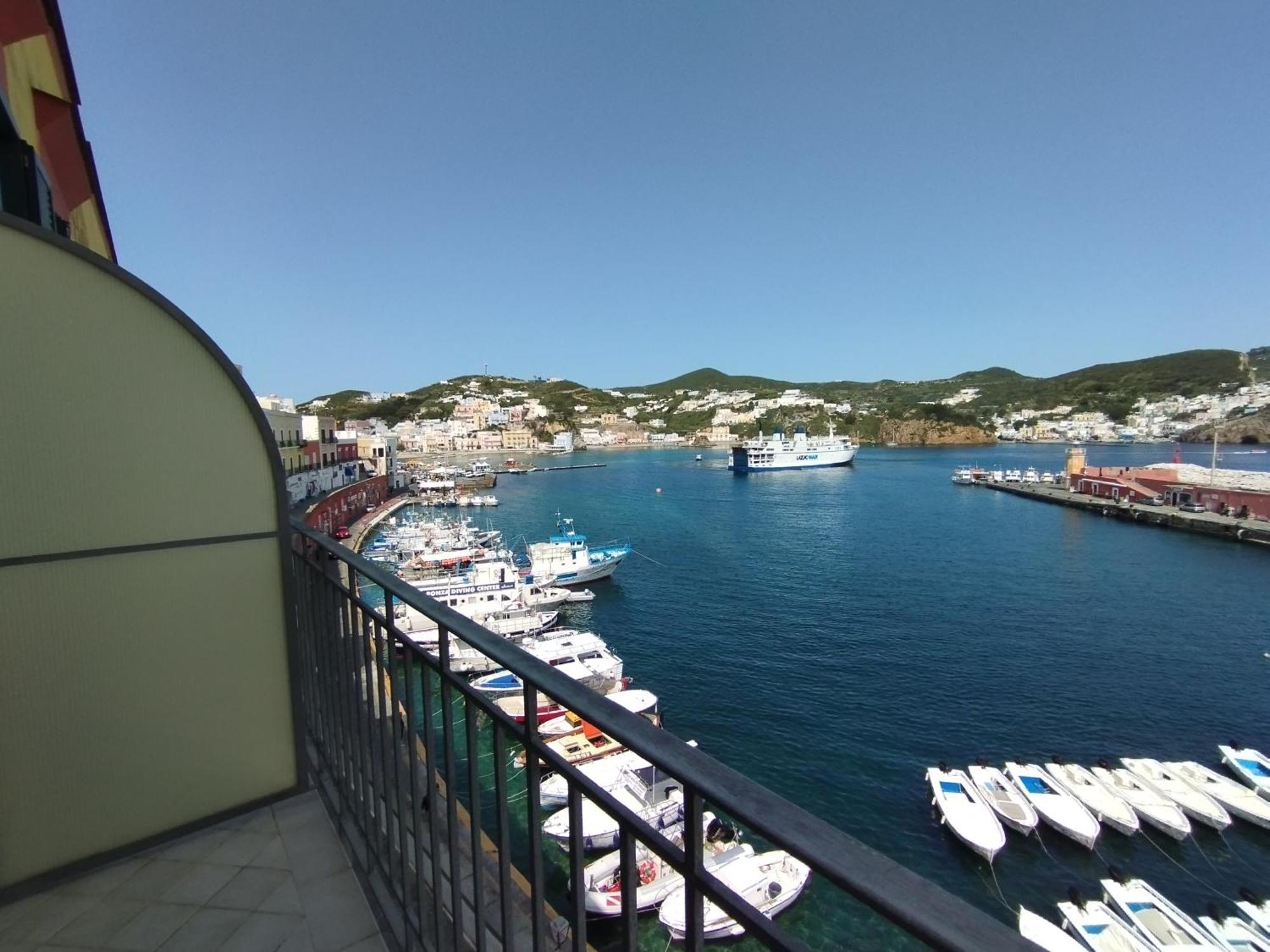 Locanda Mari Понца Екстер'єр фото