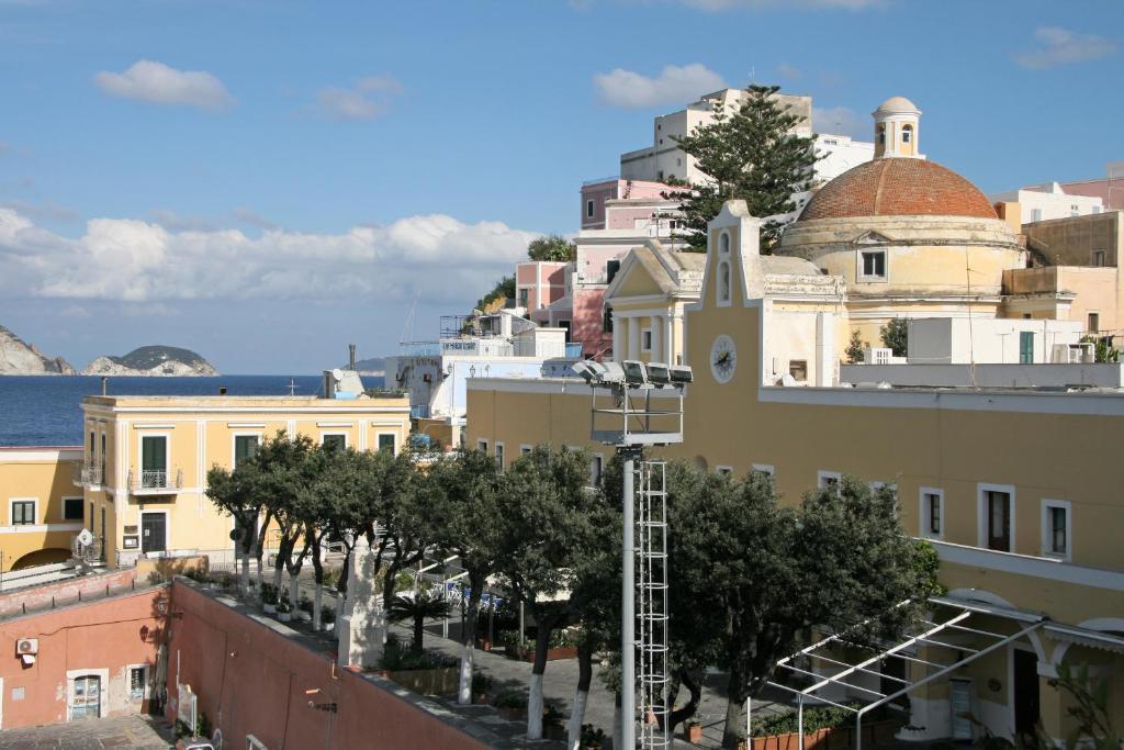 Locanda Mari Понца Екстер'єр фото